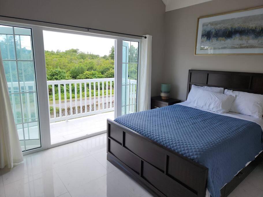 Modern Luxury 2-Bedroom 2.5-Bathroom Townhouse Negril Exteriör bild